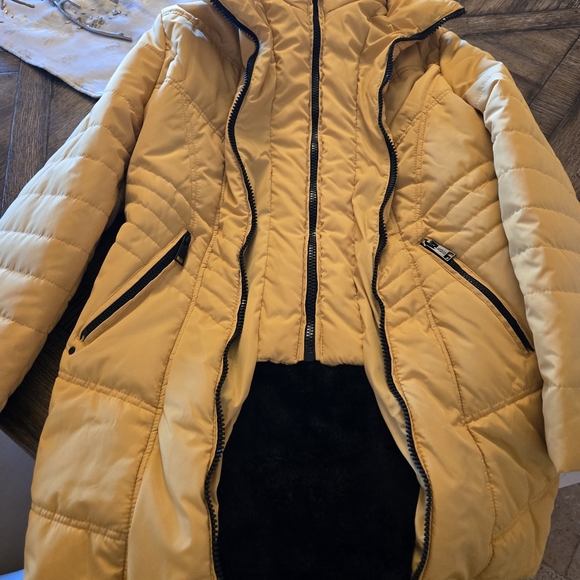 Quilted Puffer Coat in Warm Yellow Mustard - Picture 5 of 7